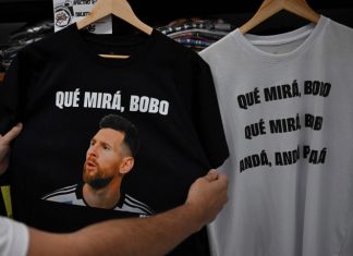 ¿Qué mirás bobo?», venden playeras del enojo de Messi