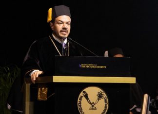 Preside rector de la UAT homenaje al personal académico