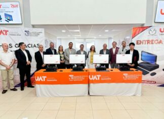 Entrega rector de la UAT equipamiento a universitarios de Nuevo Laredo