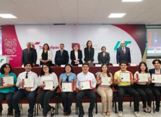 Reciben egresados de la Universidad Tecnológica de Altamira sus títulos profesionales