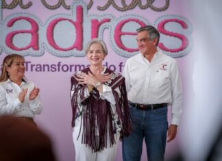 Cumplen Américo y María de Villarreal a las familias de Jaumave