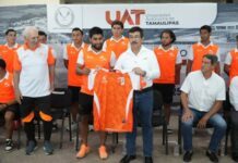 Rector de la UAT presenta oficialmente al equipo Correcaminos para el Torneo Apertura 2025 de la Liga de Expansión