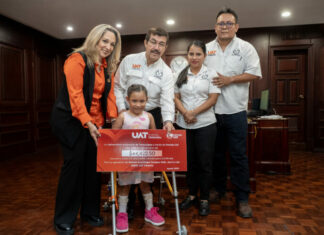 Familia UAT entrega donativo en apoyo a la salud de la pequeña Natalia