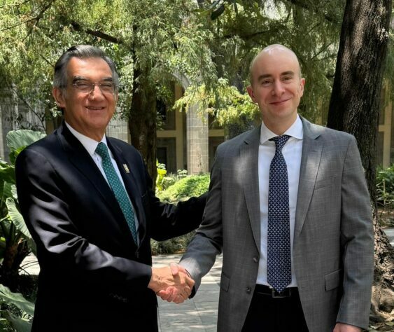 Américo Villarreal y Carlos Torres Rosas